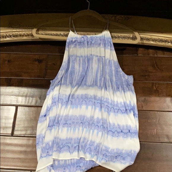 Cute top - Picture 1 of 2